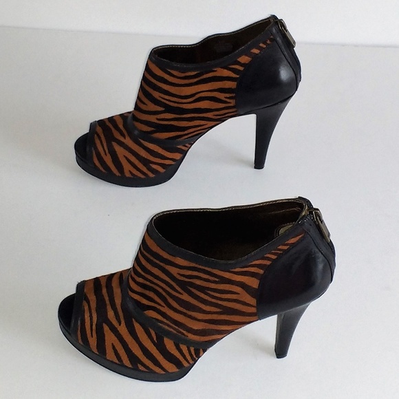 *Reba leather/cow hair fur booties 8.5 M - Picture 1 of 8